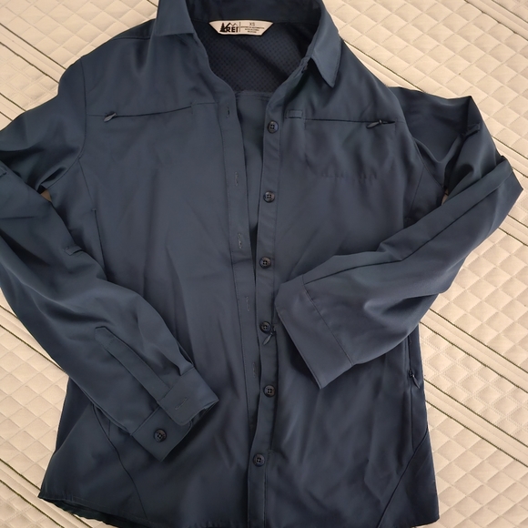 REI Women's Hiking shirt - Picture 10 of 14